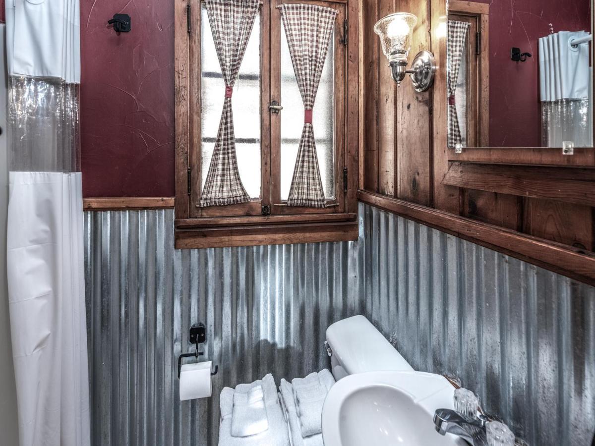 Apache Village 10, King Studio, Midtown, Sleeps 2 رويدوسو، نيومكسيكو المظهر الخارجي الصورة