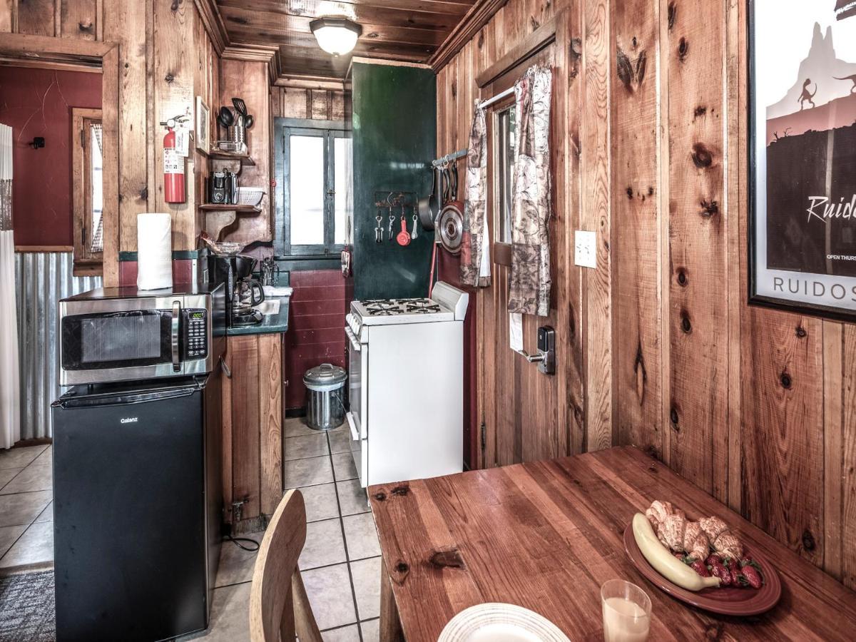 Apache Village 10, King Studio, Midtown, Sleeps 2 رويدوسو، نيومكسيكو المظهر الخارجي الصورة